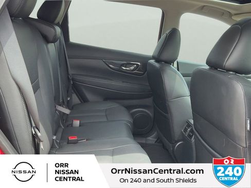 Used 2017 Nissan Rogue SL w/ SL Premium Package FWD image 12