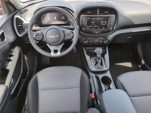 Used 2025 Kia Soul LX FWD image 27