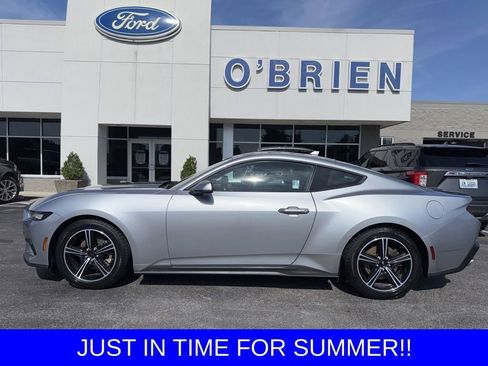 Used 2024 Ford Mustang Coupe RWD image 2