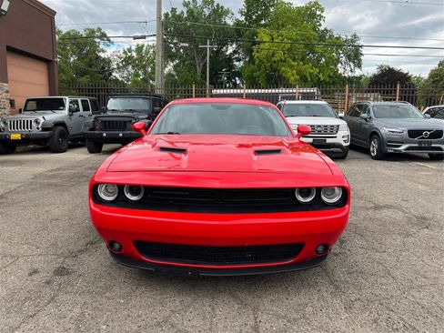 Used 2018 Dodge Challenger SXT w/ Blacktop Package RWD image 13