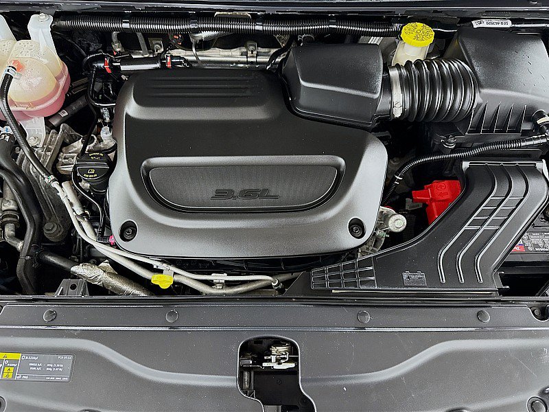 Used 2023 Chrysler Voyager LX FWD image 30