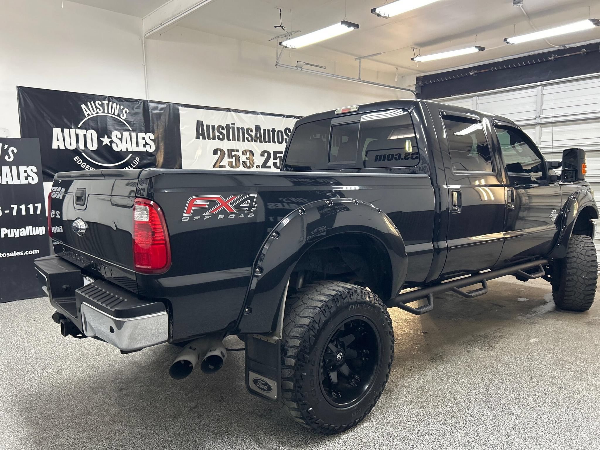 Used 2015 Ford F350 Lariat w/ Lariat Ultimate Package AWD/4WD image 6
