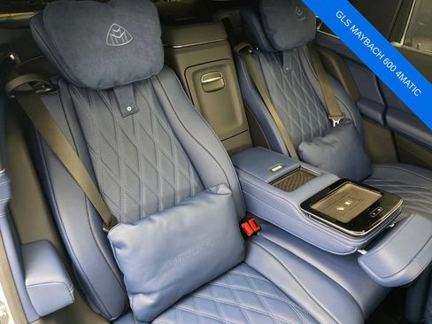 Used 2026 Mercedes-Benz Maybach GLS 600 4MATIC image 29