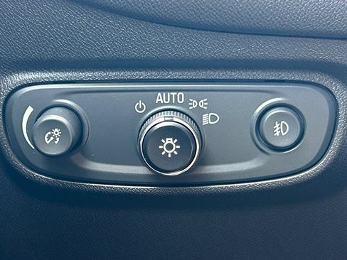 Used 2020 Chevrolet Equinox LT w/ Driver Convenience Package FWD image 37