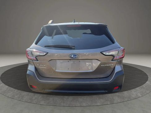 Used 2024 Subaru Outback Premium AWD/4WD image 6
