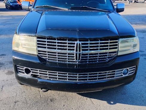 Used 2007 Lincoln Navigator Ultimate image 3