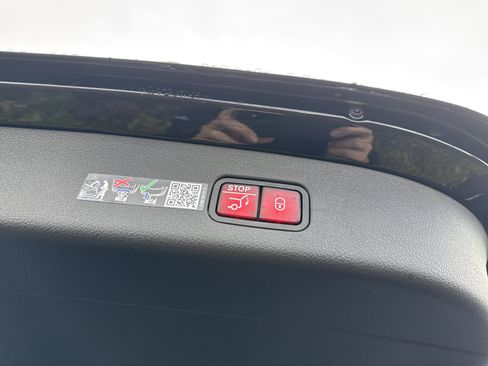 Used 2026 Mercedes-Benz GLC 300 4MATIC image 26