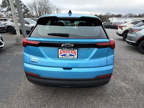 New 2027 Chevrolet Bolt LT w/ Comfort Package FWD image 6
