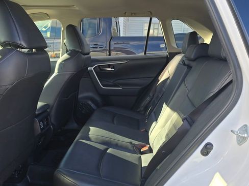 Used 2019 Toyota RAV4 XLE Premium image 20