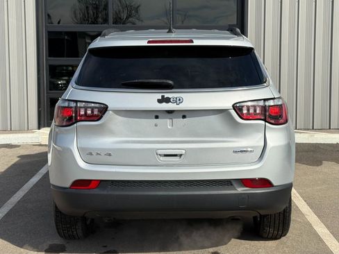 Used 2024 Jeep Compass Latitude image 6