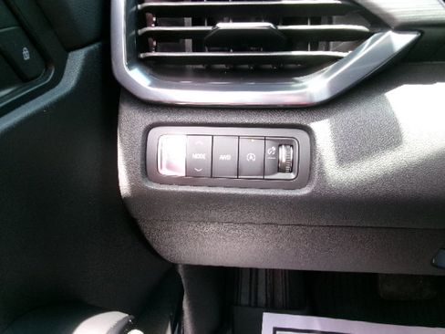 Used 2024 GMC Acadia AT4 w/ Luxury Package AWD/4WD image 23