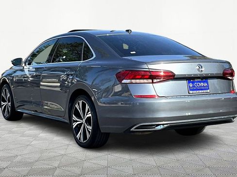 Used 2022 Volkswagen Passat 2.0T SE image 4