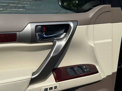 Used 2018 Lexus GX 460 image 20