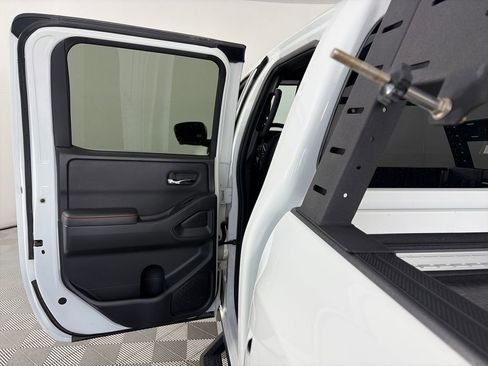 Used 2023 Nissan Frontier PRO-4X w/ Pro-4X Premium Package AWD/4WD image 12