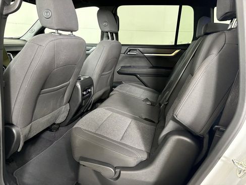 Used 2025 GMC Acadia Elevation image 35