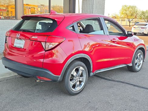 Used 2017 Honda HR-V LX image 7