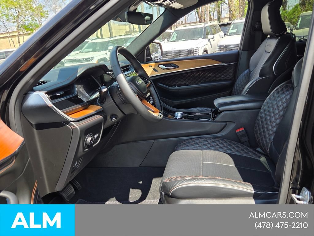 Used 2024 Jeep Grand Cherokee L Summit AWD/4WD image 8