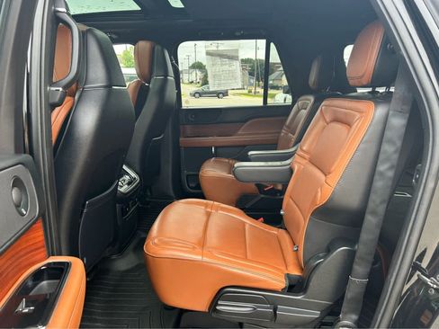 Used 2018 Lincoln Navigator L Reserve image 23