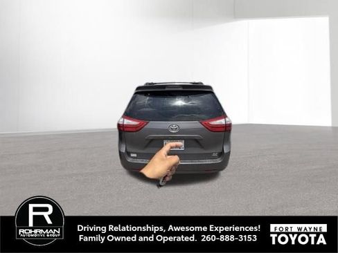 Used 2016 Toyota Sienna XLE w/ Protection Package AWD/4WD image 9