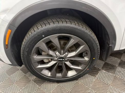 Certified 2023 Kia Sorento X-Line EX AWD/4WD image 47