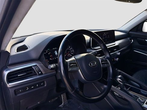 Used 2021 Kia Telluride SX w/ SX Prestige Package image 9