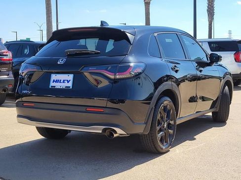 Used 2023 Honda HR-V Sport image 4