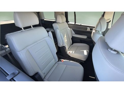 Used 2024 Hyundai Santa Fe Calligraphy FWD image 11