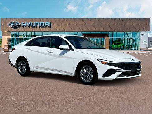 New 2025 Hyundai Elantra Blue image 10