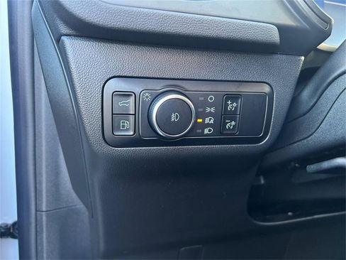 Used 2025 Ford Escape SE w/ Class II Trailer Tow Package image 22