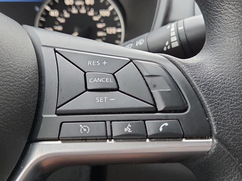 Used 2025 Nissan Altima 2.5 SV FWD image 23