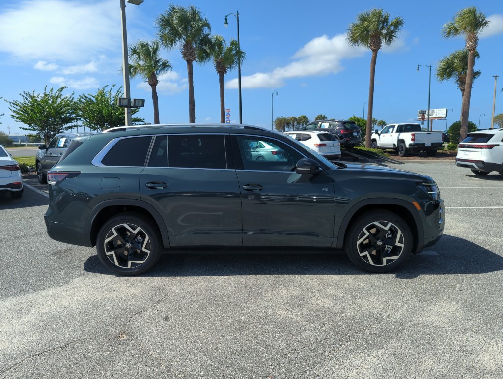 New 2027 Volkswagen Atlas SEL R-Line AWD/4WD image 3