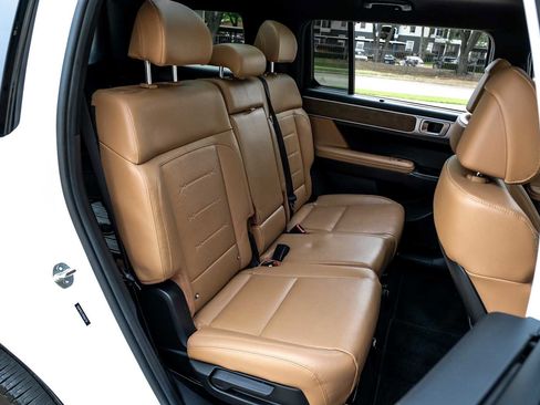 Used 2024 Hyundai Santa Fe Limited image 39