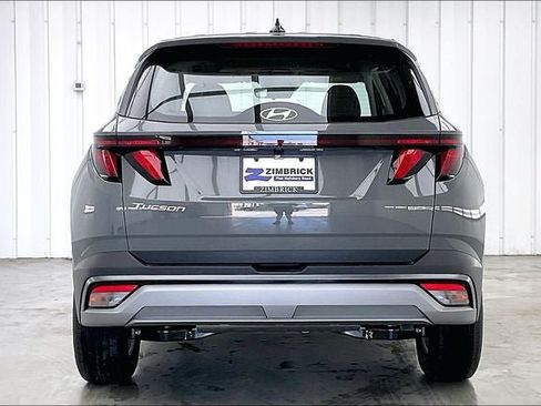 Used 2025 Hyundai Tucson SE AWD/4WD image 4