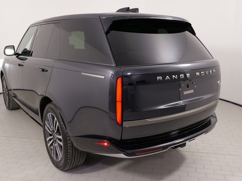 Used 2023 Land Rover Range Rover SE image 10