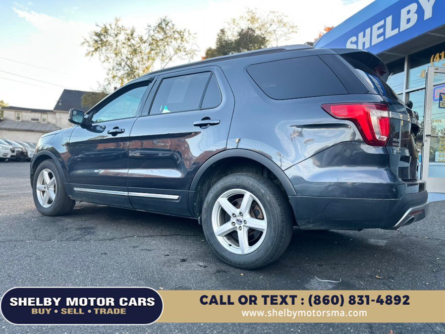 Used 2017 Ford Explorer XLT w/ Equipment Group 201A AWD/4WD image 7