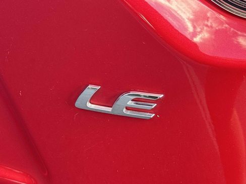 Used 2021 Toyota Corolla LE FWD image 8