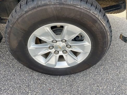 Used 2023 Chevrolet Silverado 1500 LT image 29