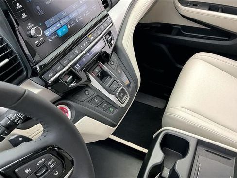 Certified 2026 Honda Odyssey EX-L image 16