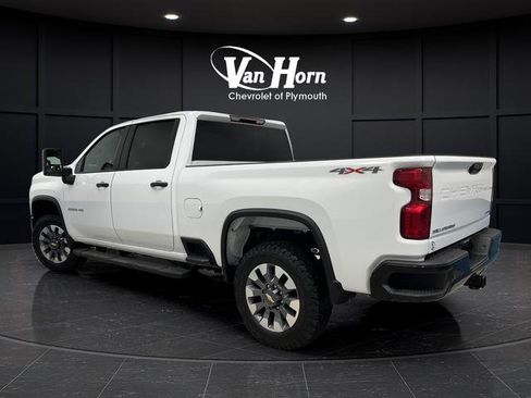 Used 2024 Chevrolet Silverado 2500 Custom w/ Custom Value Package image 3