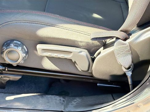 Used 2018 Jeep Wrangler Unlimited Rubicon w/ Dual Top Group image 25