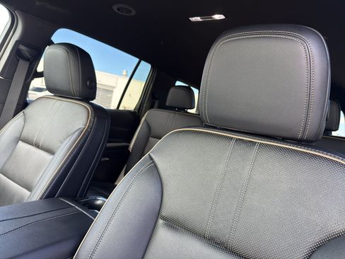 Used 2026 Chevrolet Traverse High Country w/ LPO, Floor Liner Package AWD/4WD image 28