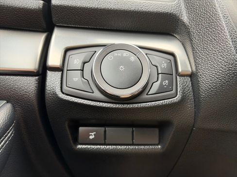Used 2019 Ford Explorer XLT w/ Equipment Group 202A AWD/4WD image 27