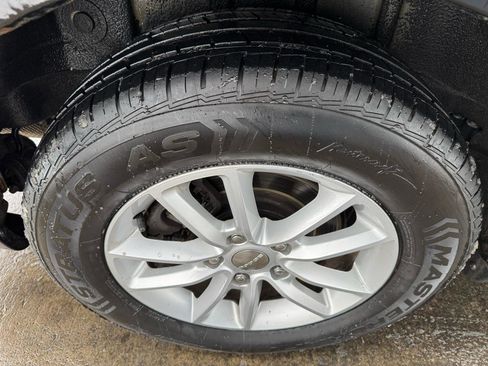 Used 2019 Dodge Grand Caravan SXT image 21