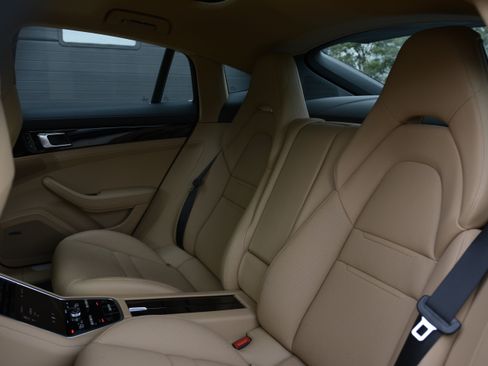 Certified 2019 Porsche Panamera 4 AWD/4WD image 31