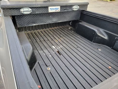 Used 2017 Toyota Tacoma TRD Sport image 10