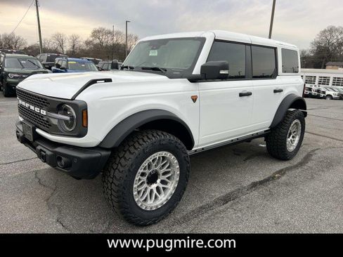 New 2025 Ford Bronco Badlands AWD/4WD image 3