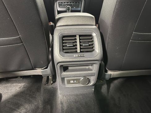 Used 2022 Volkswagen Tiguan SEL R-Line AWD/4WD image 17