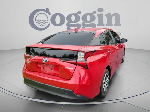 Used 2022 Toyota Prius LE AWD/4WD image 4