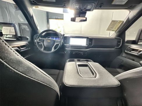 Used 2024 Chevrolet Silverado 2500 LT image 22