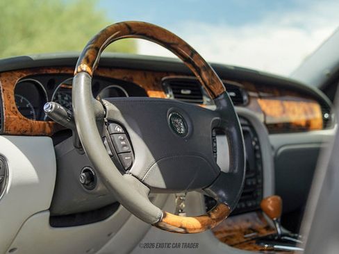 Used 2006 Jaguar XJ8 RWD image 63